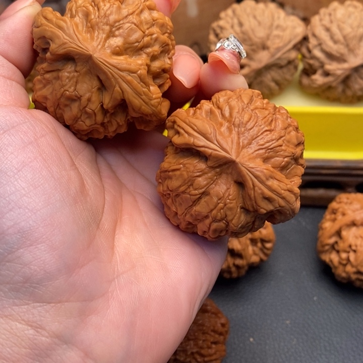 用***圣把件文玩核桃180龙鼎全47