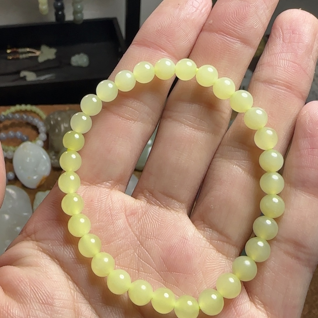 和田玉未镶嵌颈饰正常结构