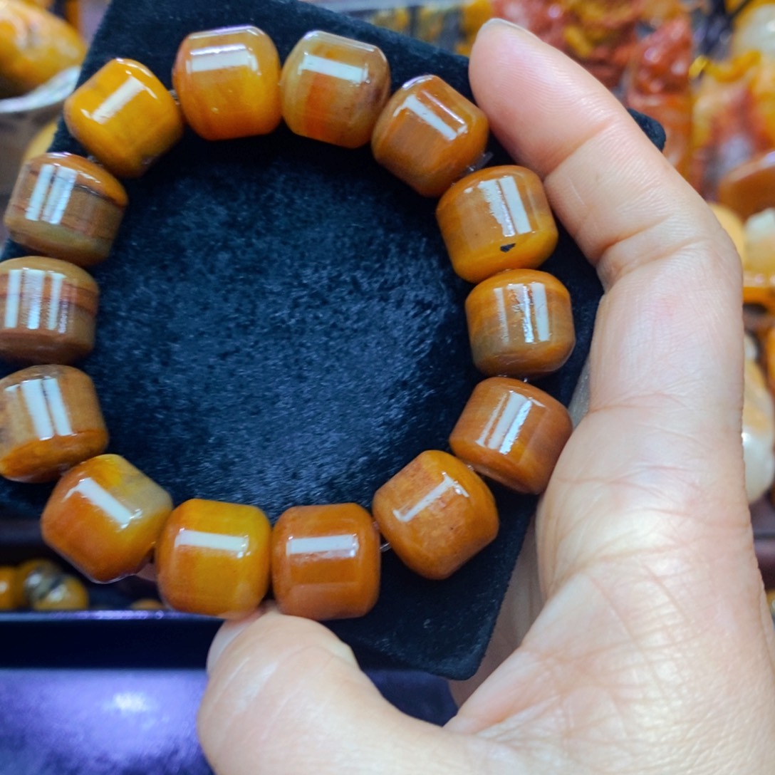 未镶嵌石英质玉（黄龙玉）吊坠(不含链)