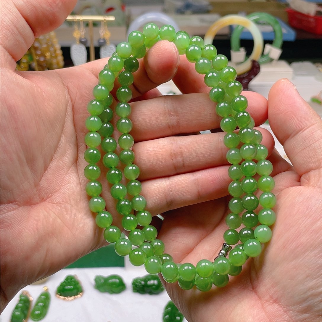 和田玉（碧玉）颈饰未镶嵌