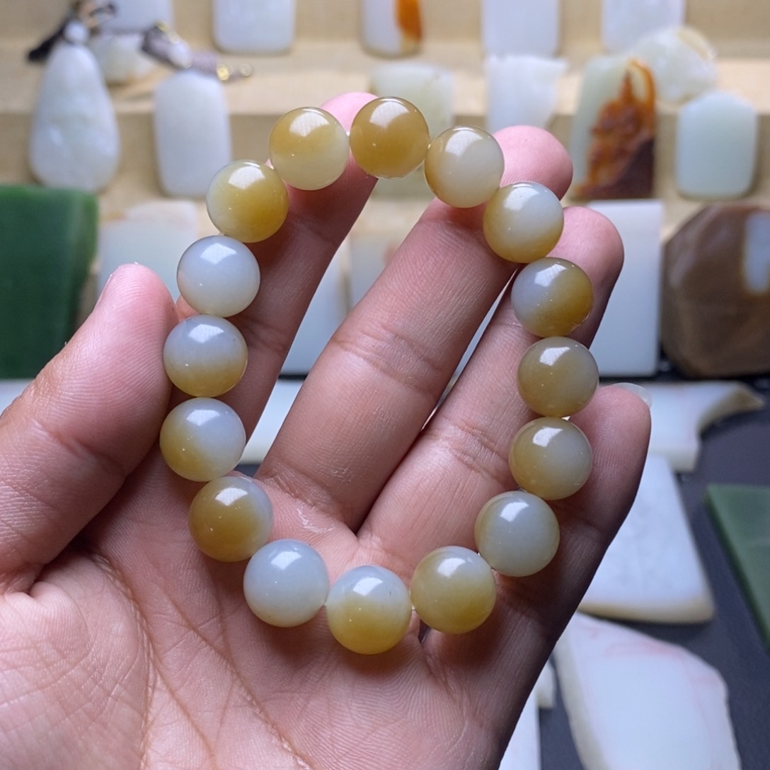 定制和田玉吊坠未镶嵌