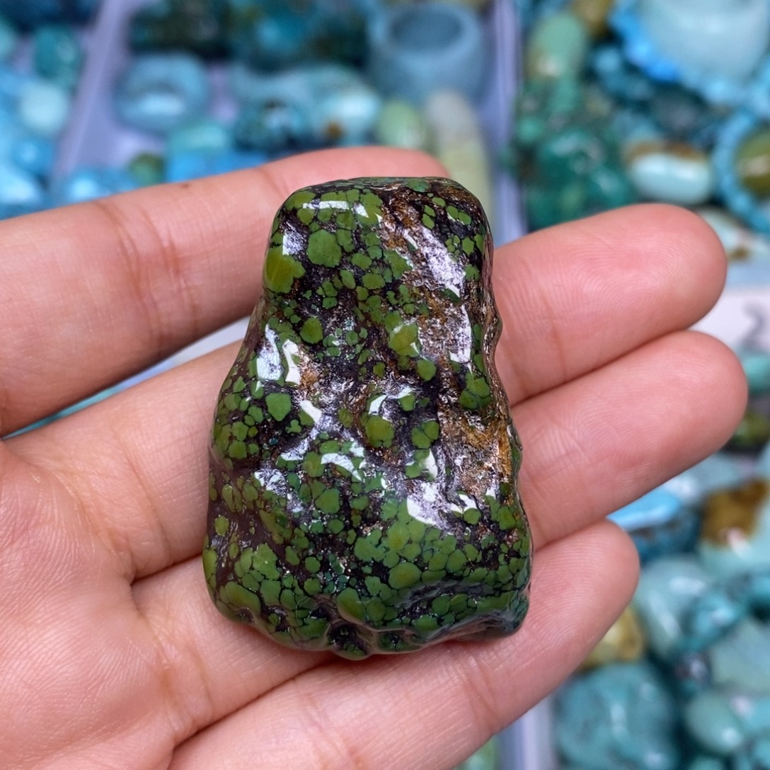 绿松石未镶嵌颈饰