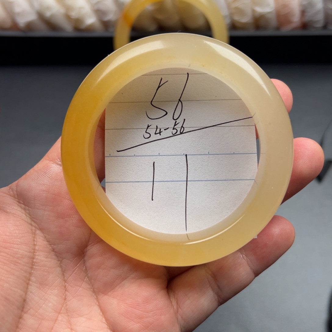 石英质玉（黄龙玉）手镯未镶嵌11