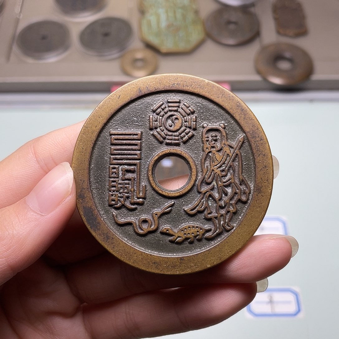 铜勇**前一物一拍，现场下单