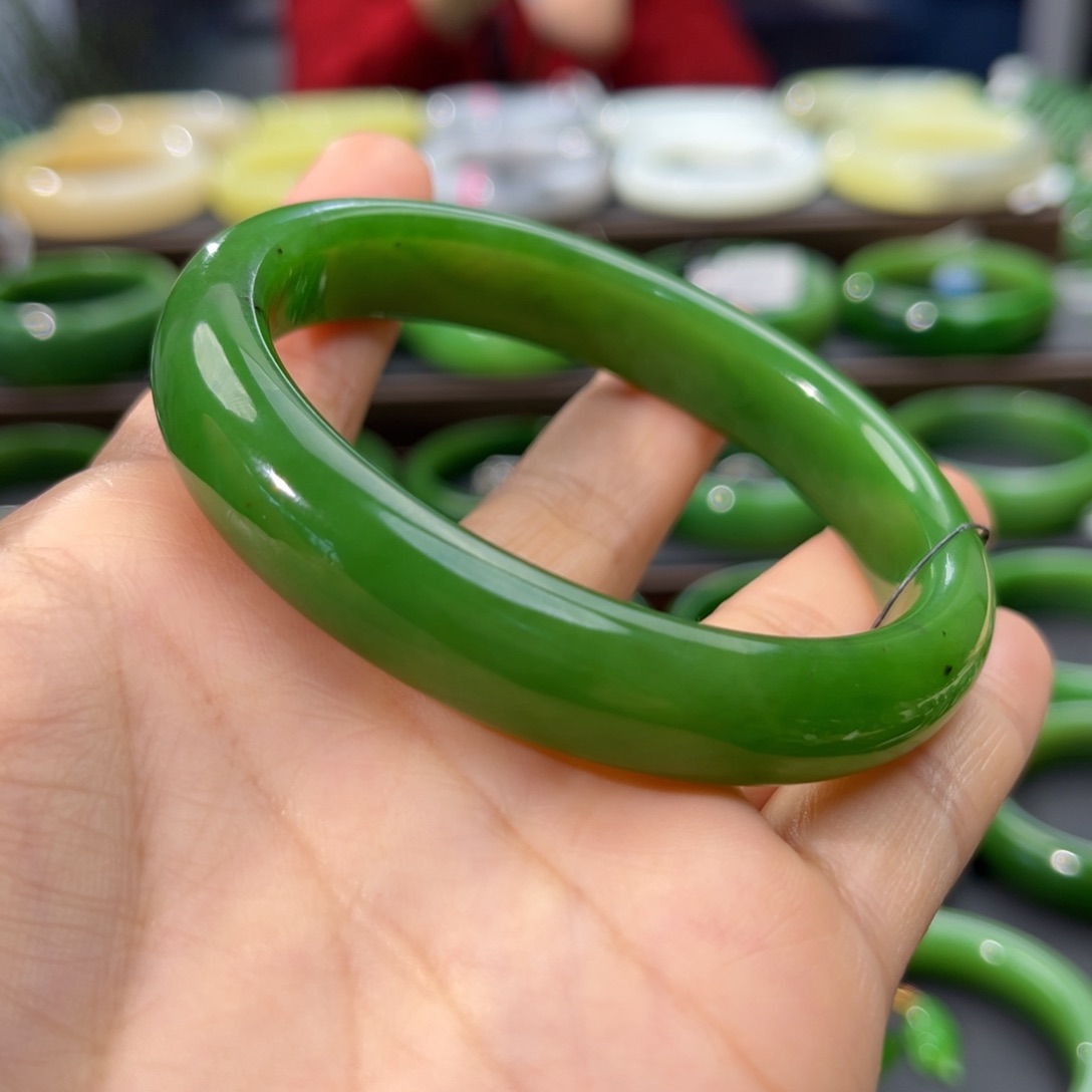 和田玉（碧玉）手镯未镶嵌