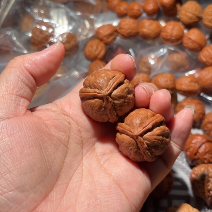 你***啥文玩核桃把件野生核桃秋子三棱手捻