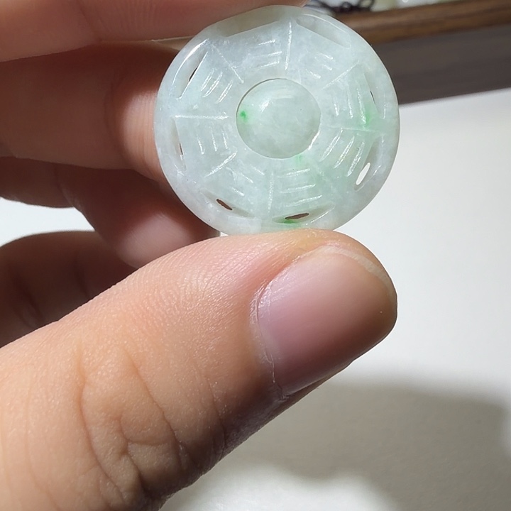 颈饰未镶嵌翡翠好
