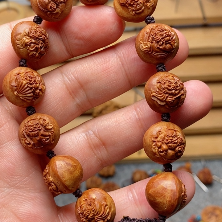 爱*桃核雕刻钟馗手串