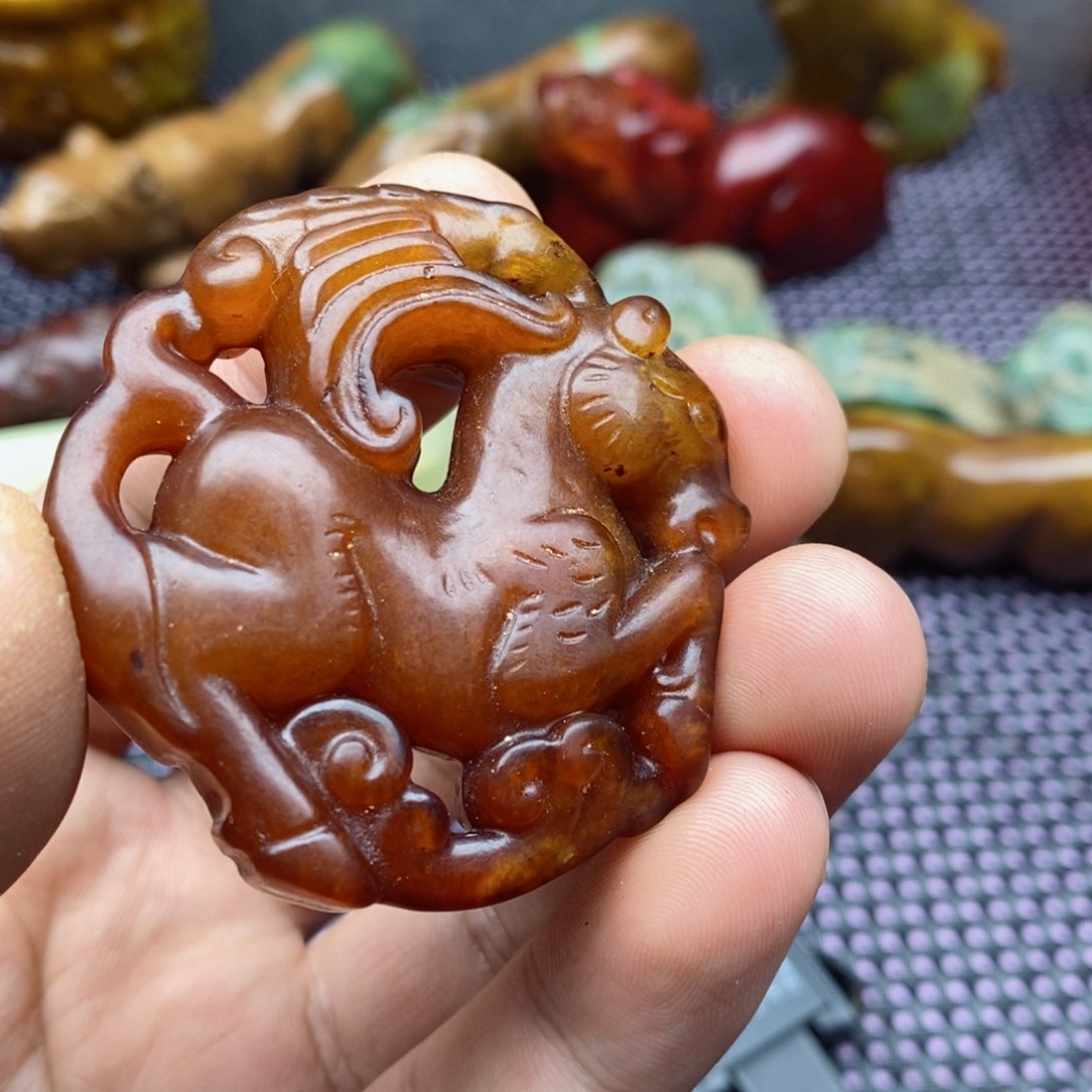 蛇纹石玉颈饰未镶嵌