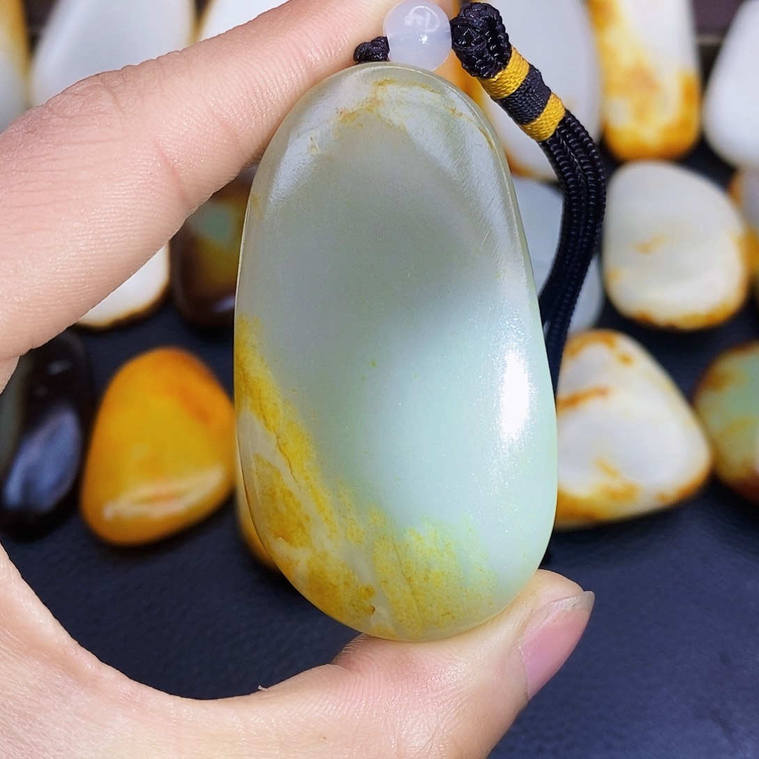 和田玉挂件未镶嵌