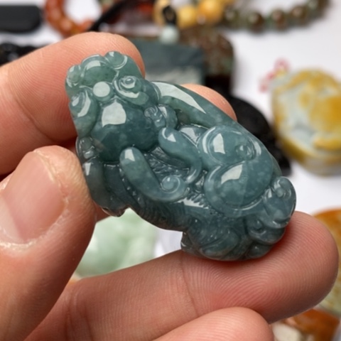 翡翠颈饰未镶嵌翡翠