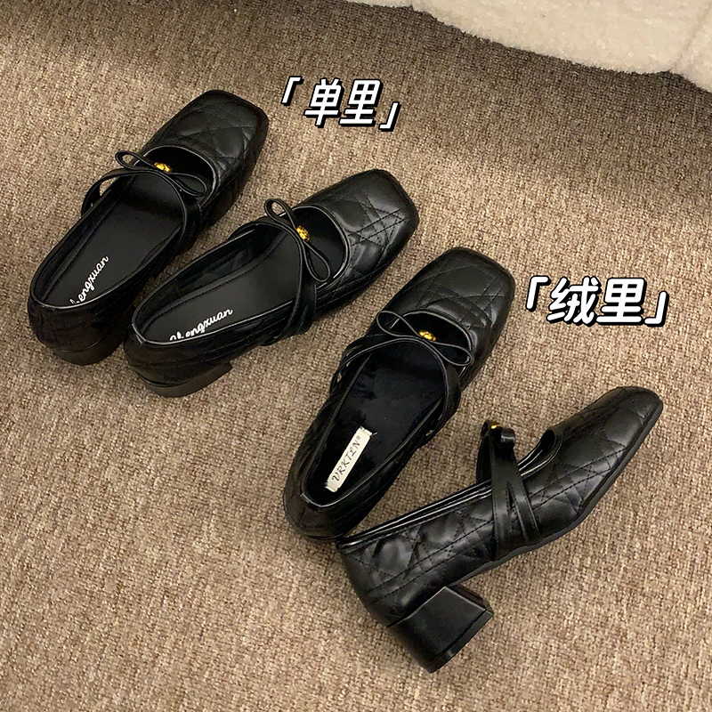 方头菱格加绒粗跟玛丽珍鞋冬新款山茶花单鞋小香风