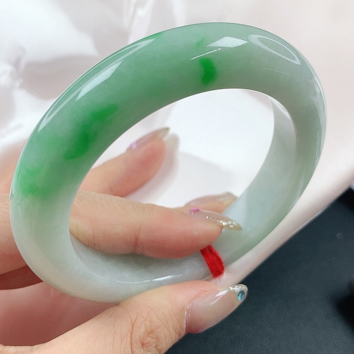 未镶嵌手镯翡翠，817