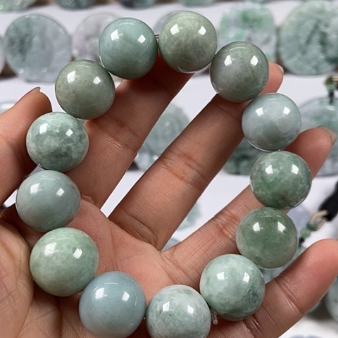 翡翠颈饰未镶嵌微瑕福利