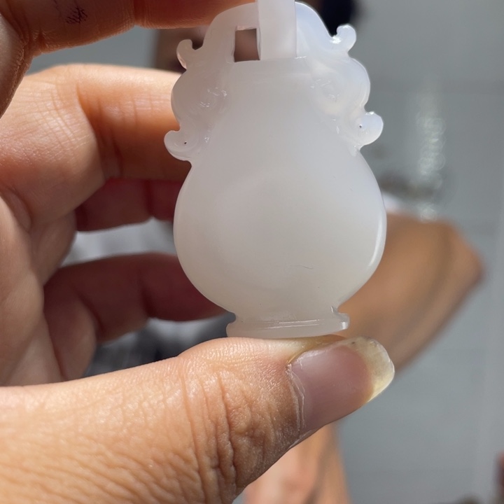 和田玉未镶嵌把件