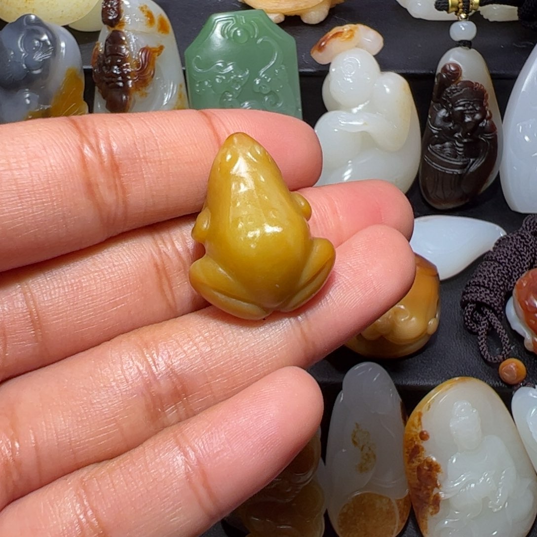 和田玉颈饰未镶嵌小*羊