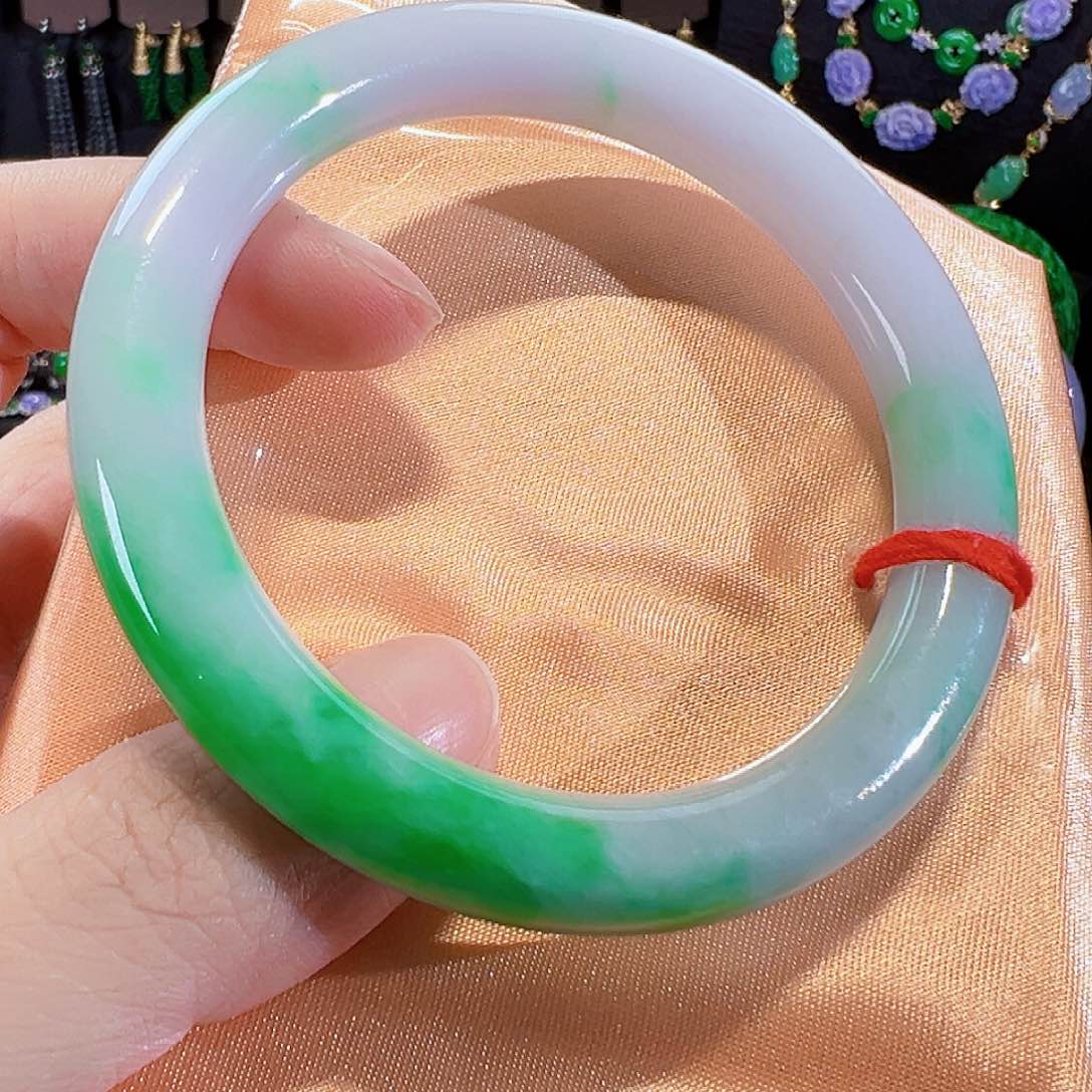 翡翠手镯未镶嵌签收后24小时鉴赏期