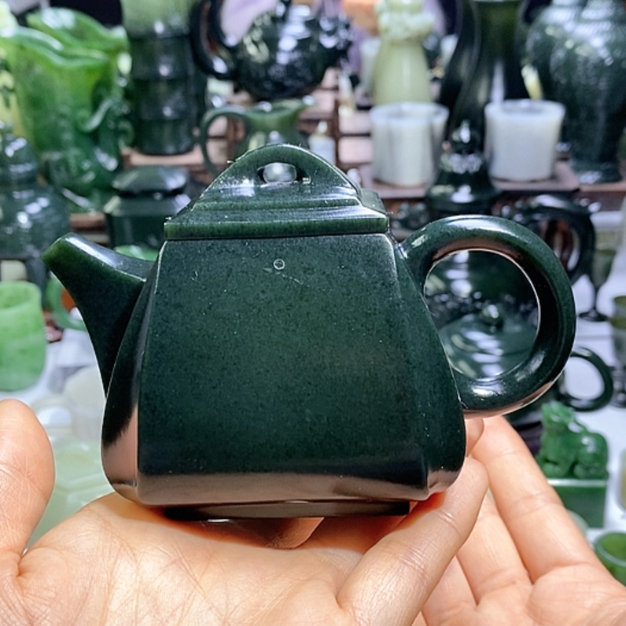 【闪购商品】和田玉摆件未镶嵌方壶