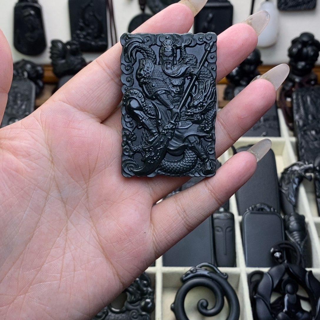 ****.和田玉未镶嵌颈饰