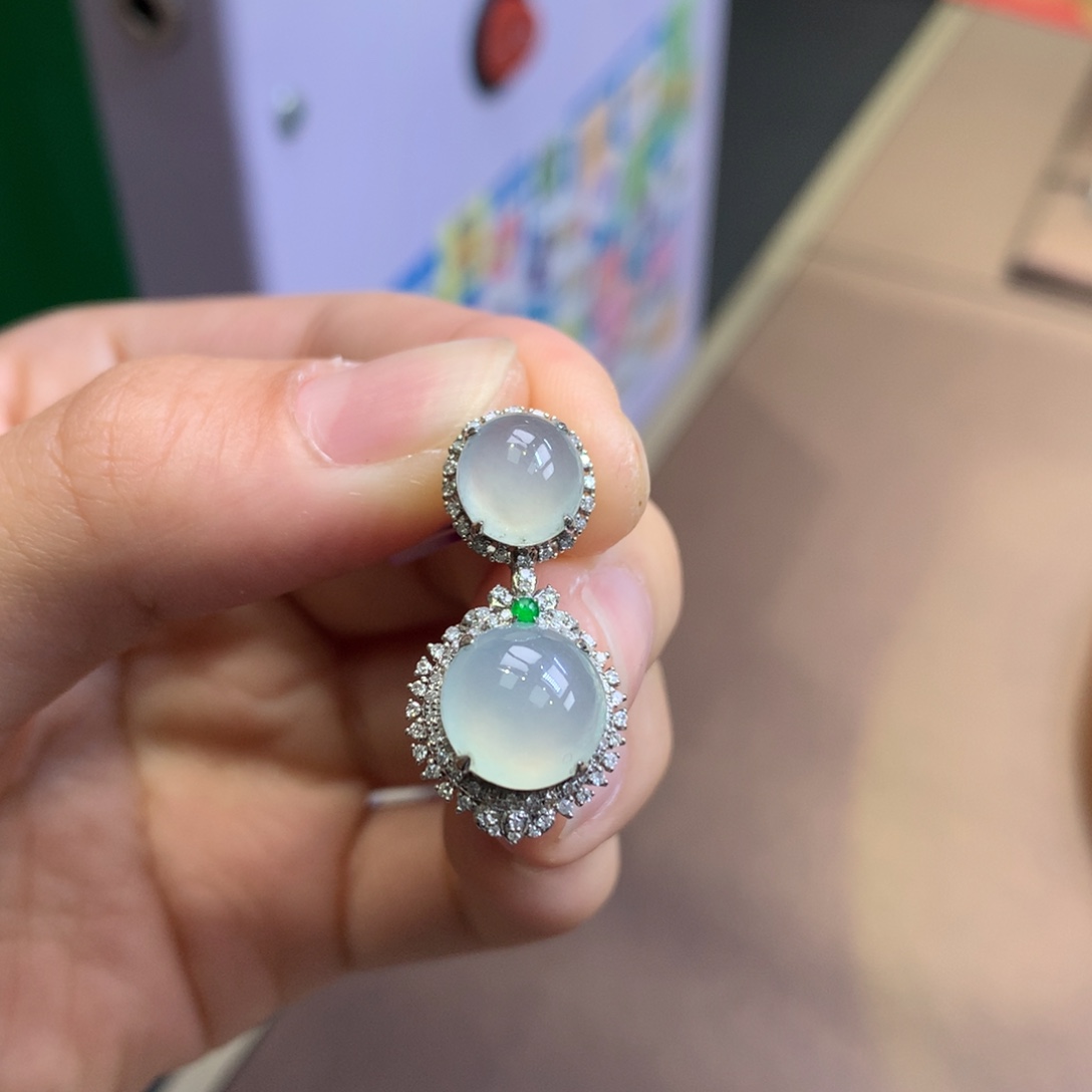 翡翠18K金镶嵌颈饰翡翠