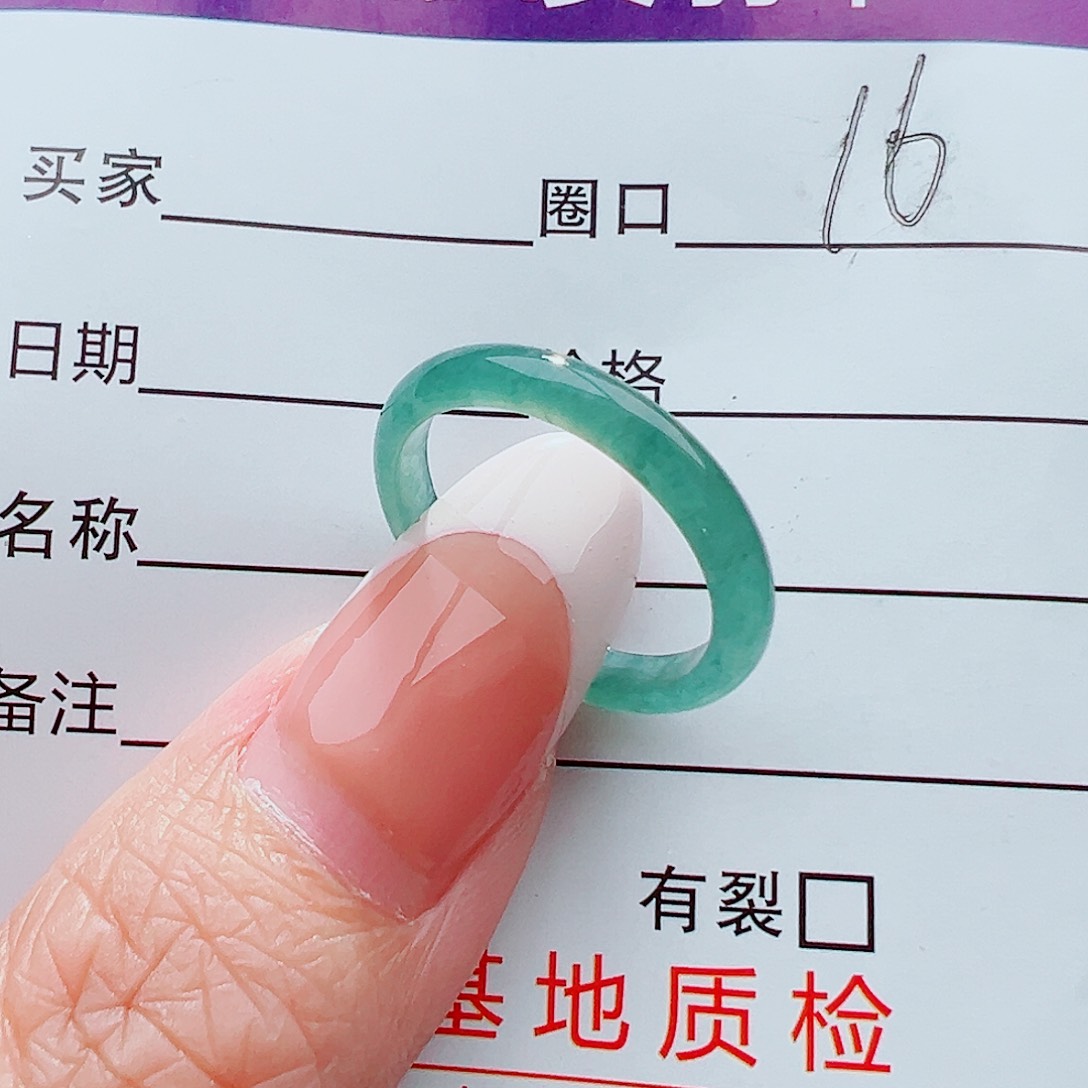 未镶嵌戒指翡翠戒指