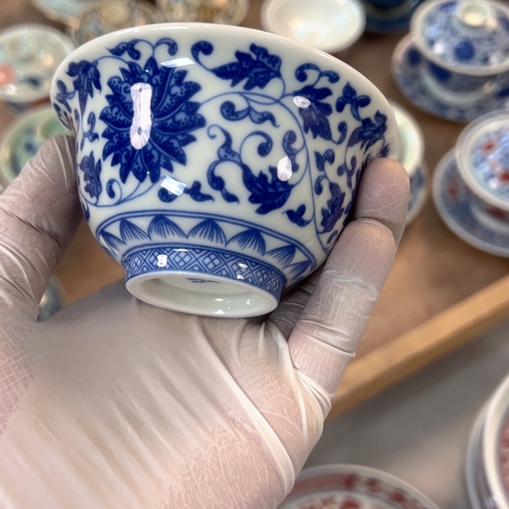 摆件陶白青花缠枝莲压手杯主人杯全品