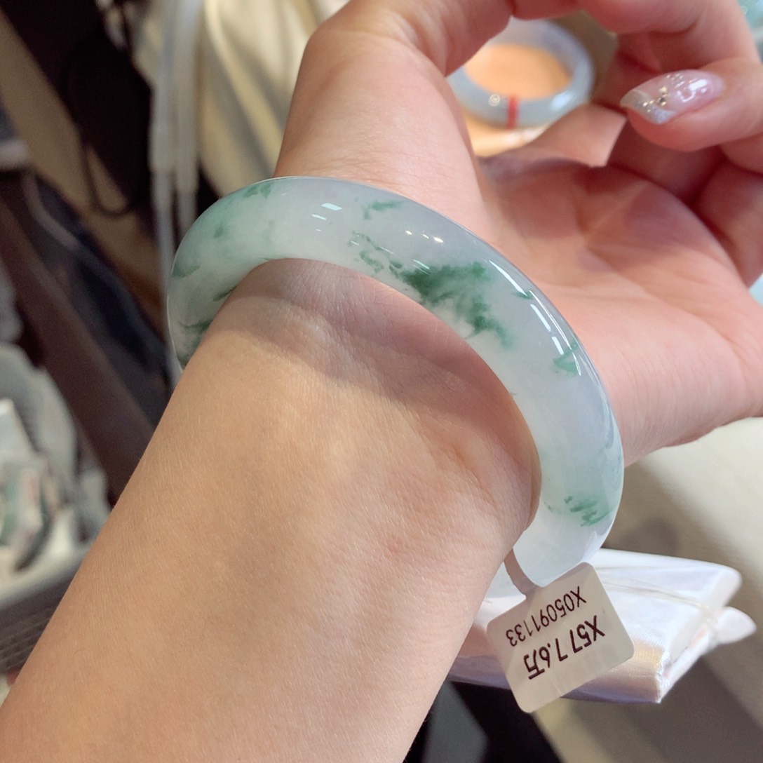 翡翠手镯未镶嵌28圆条77