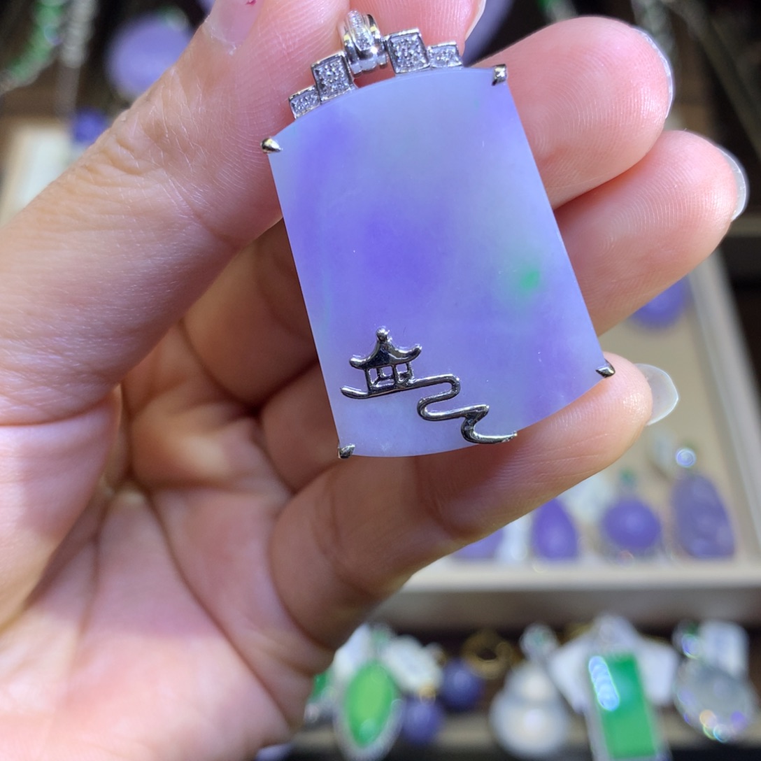 翡翠颈饰18K金镶嵌翡翠