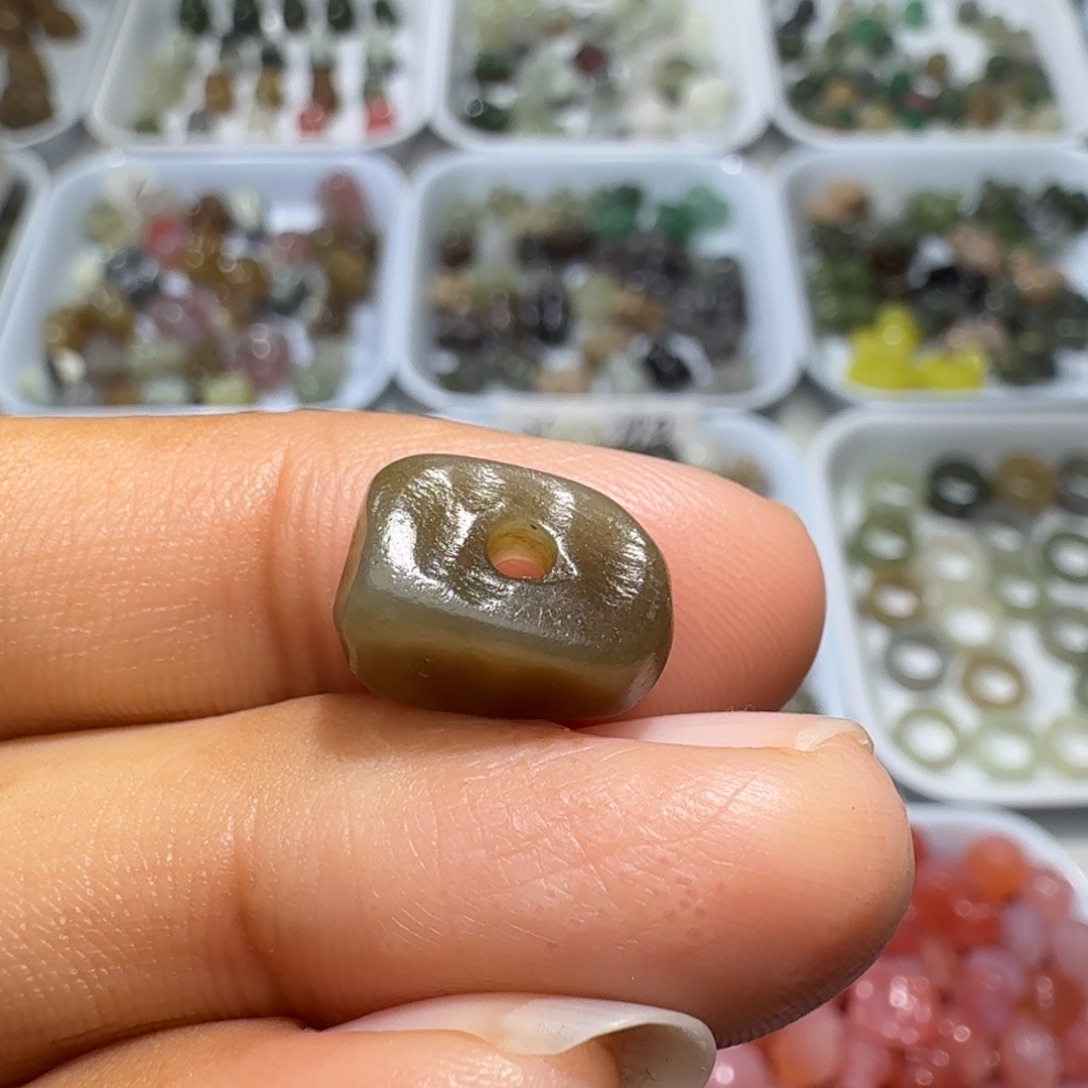 和田玉未镶嵌珠宝奇石