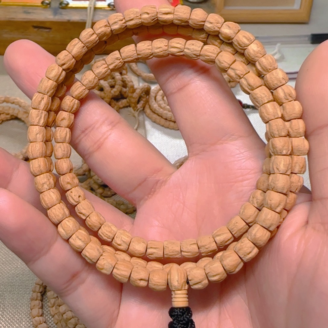 匆***月柏香籽/百香籽吊坠