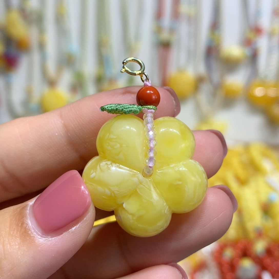 未镶嵌颈饰蜜蜡吊坠