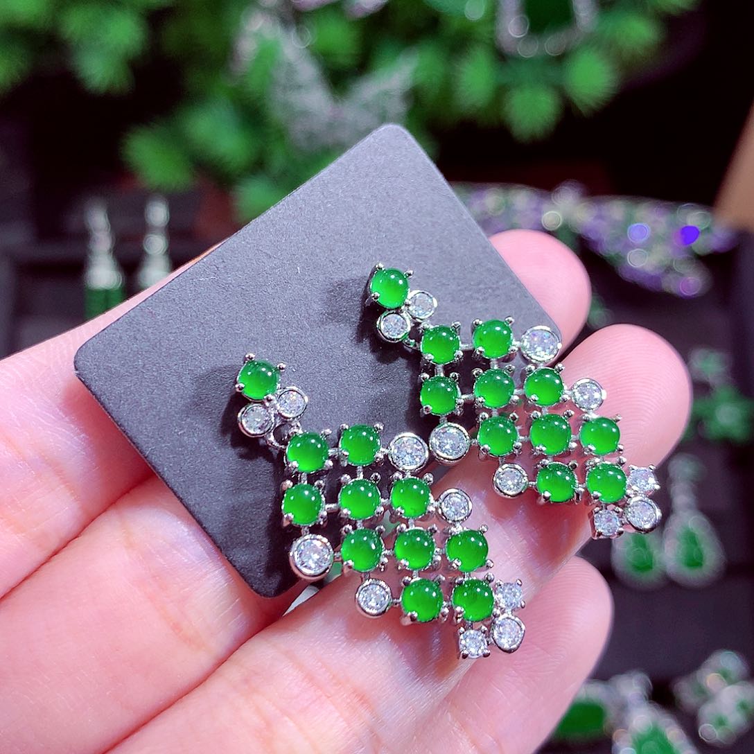 颈饰未镶嵌翡翠天然