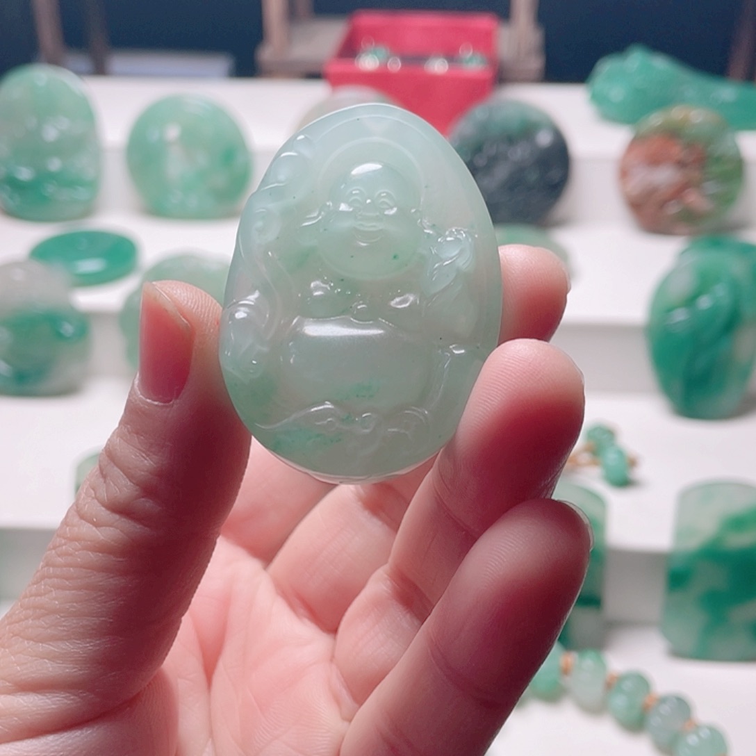 骑***号石英质玉未镶嵌颈饰