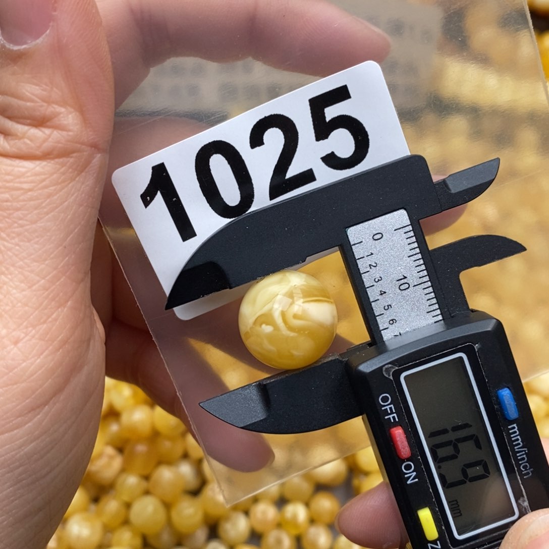 蜜蜡珠宝奇石未镶嵌