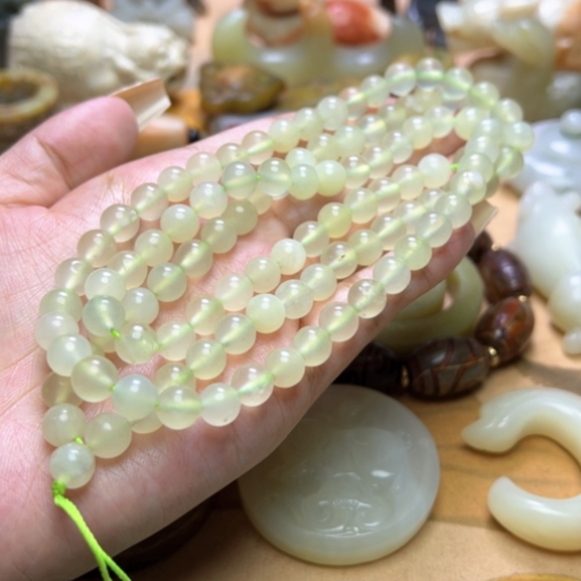 【闪购商品】蛇纹石玉颈饰未镶嵌