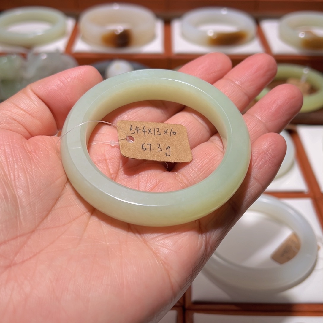 和田玉（青白玉）手镯未镶嵌