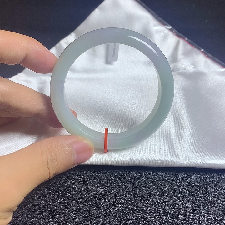 翡翠手镯未镶嵌翡翠56