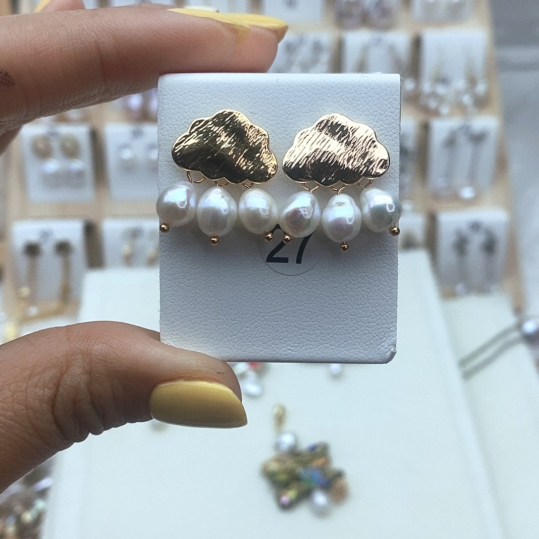 淡水珍珠耳饰未镶嵌