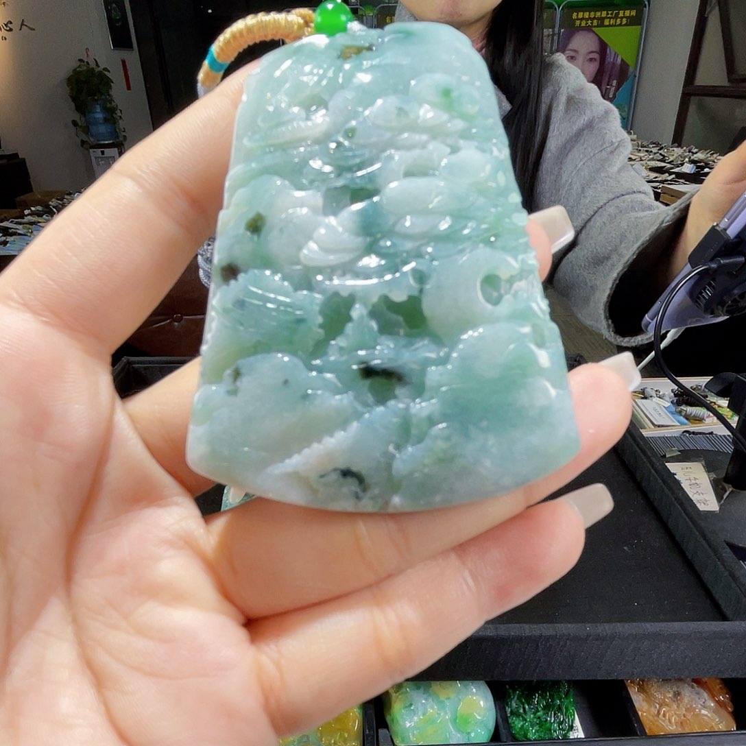 颈饰未镶嵌翡翠一