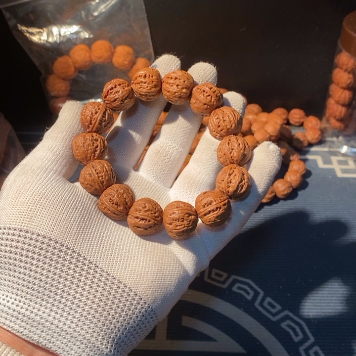 文玩核桃手串……79