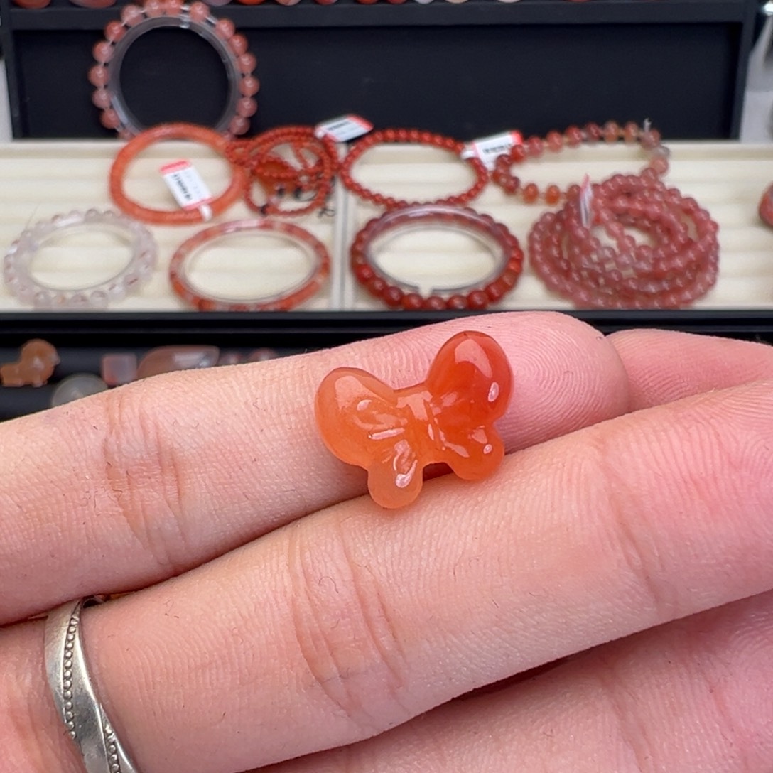 南红玛瑙未镶嵌颈饰蝴蝶结