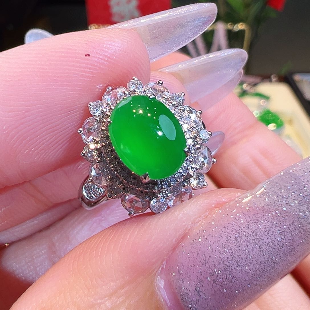 翡翠戒指18K金镶嵌翡翠