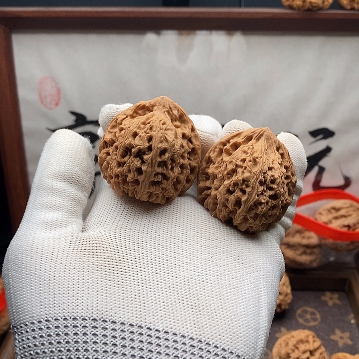 J***）文玩核桃吊坠888888