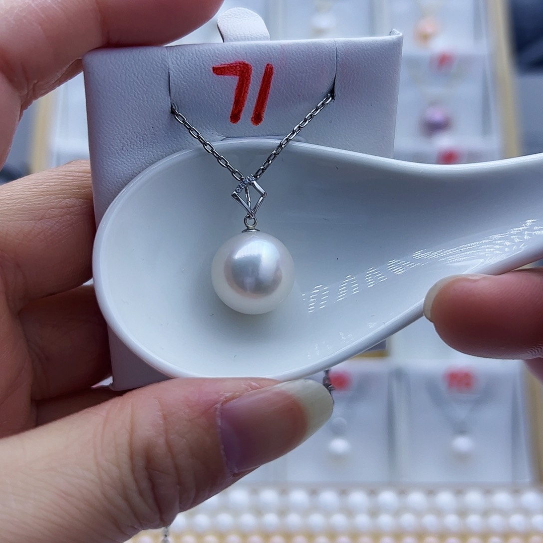 淡水珍珠颈饰18K金镶嵌