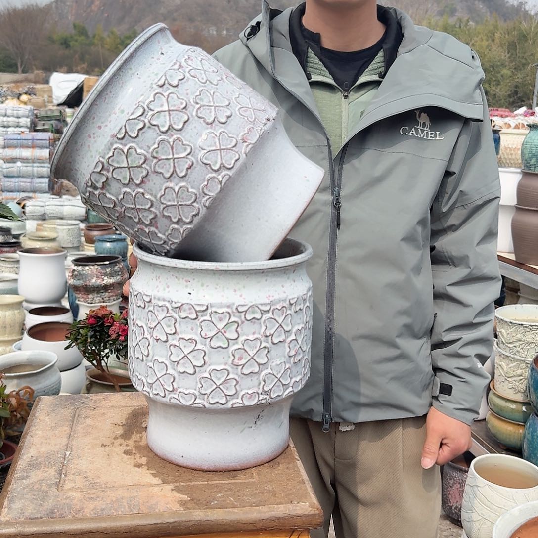 紫砂花盆口20高22（两个四叶草新款