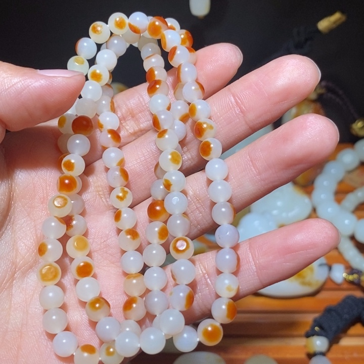 用***0和田玉未镶嵌颈饰