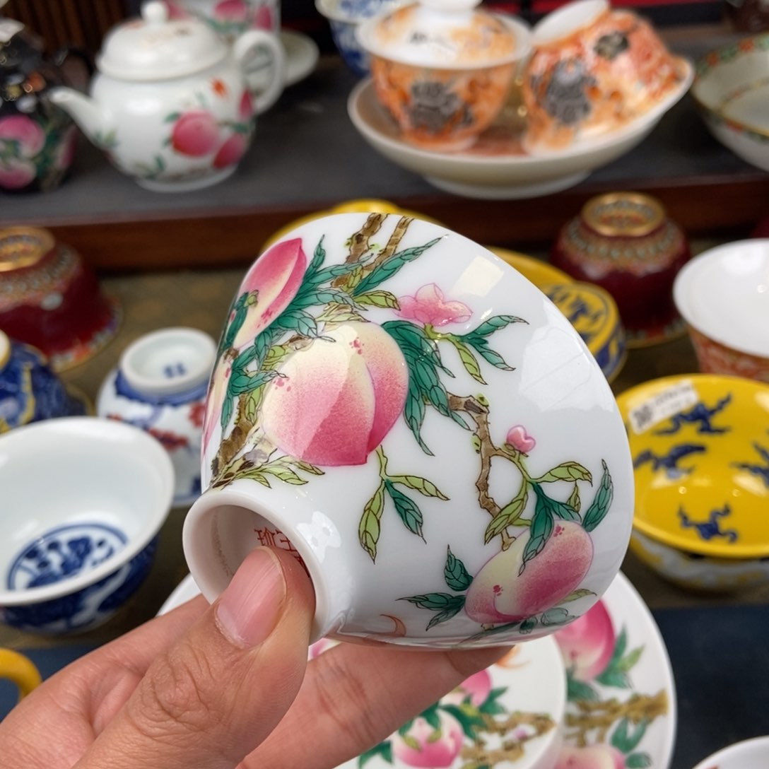 陶瓷艺术家的作品是一种