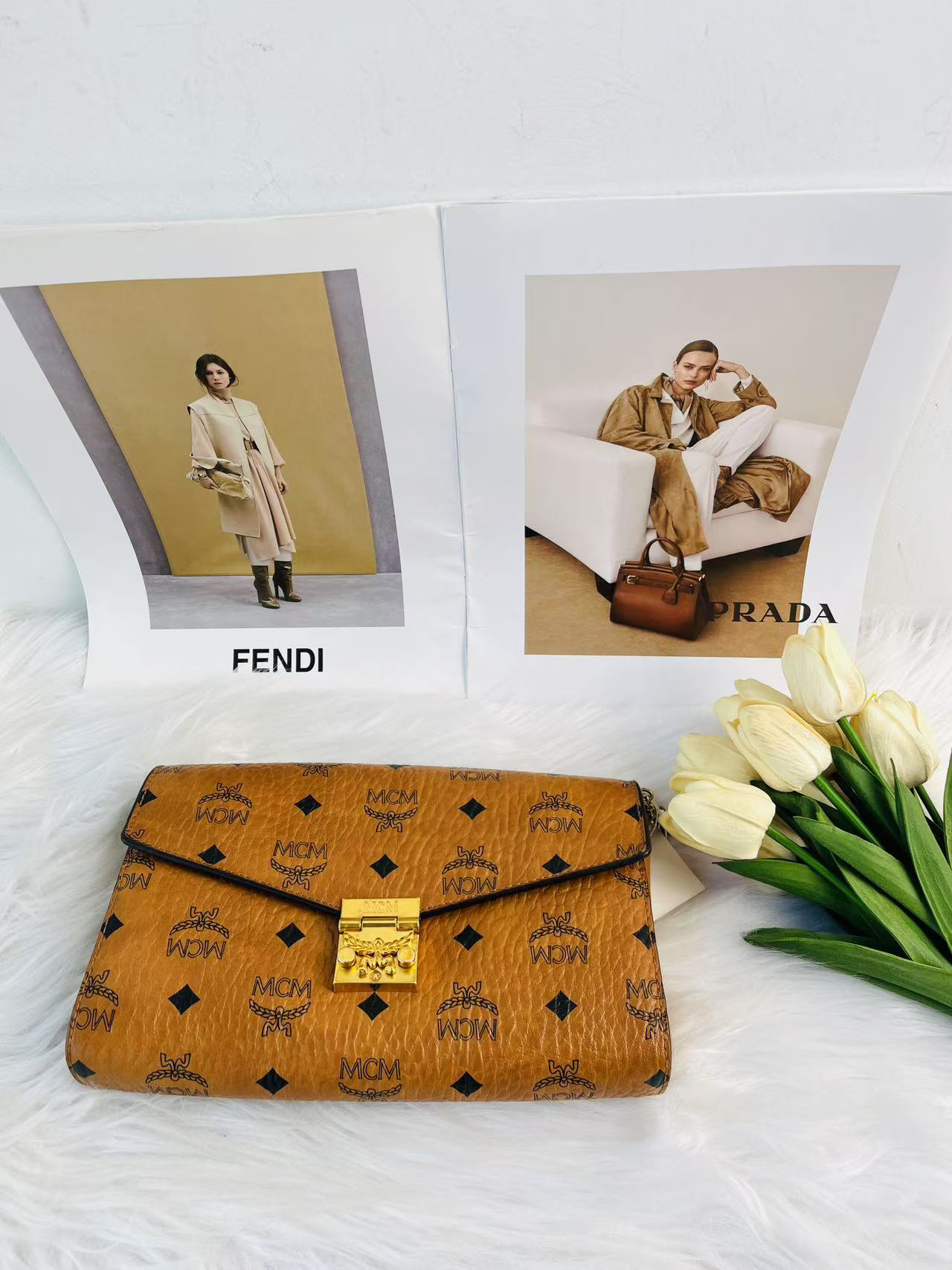 95新 MCM mcm 干邑色中号单肩包js007