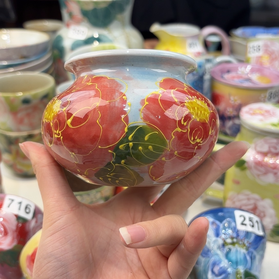 瓷片兔兔。兔兔好帅的