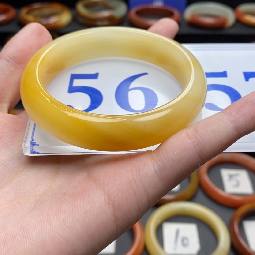 石英质玉（黄龙玉）手镯未镶嵌